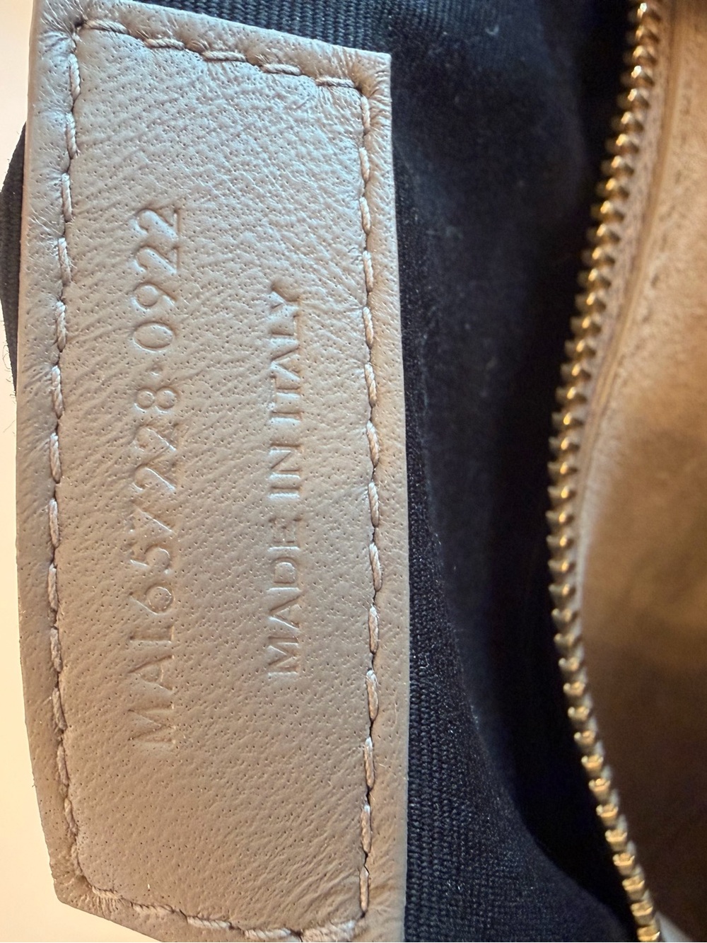 Saint Laurent Le 5 A 7 Hobo Bag in Taupe - Picture 7 of 7